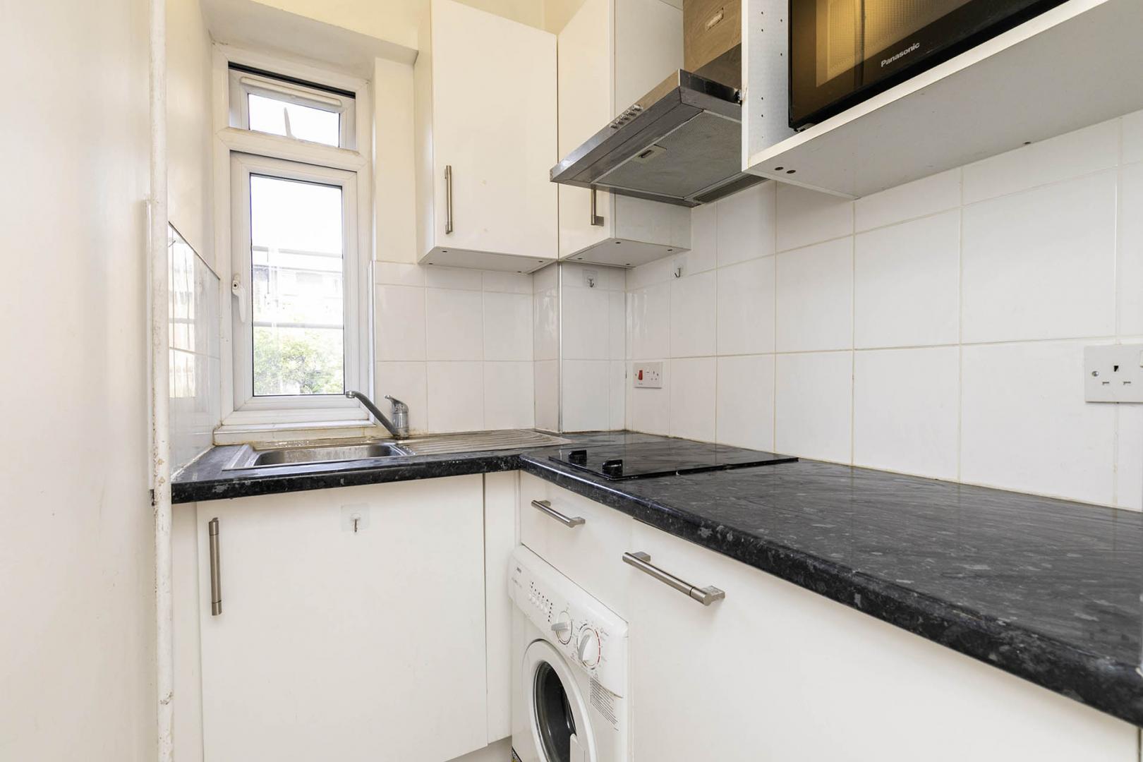 			Studio Apartment, 1 bath, 1 reception Flat			 Embassy House, West End Lane, West Hampstead